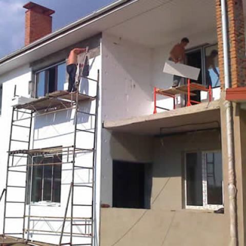 В Украине продолжают дорожать строительные работы